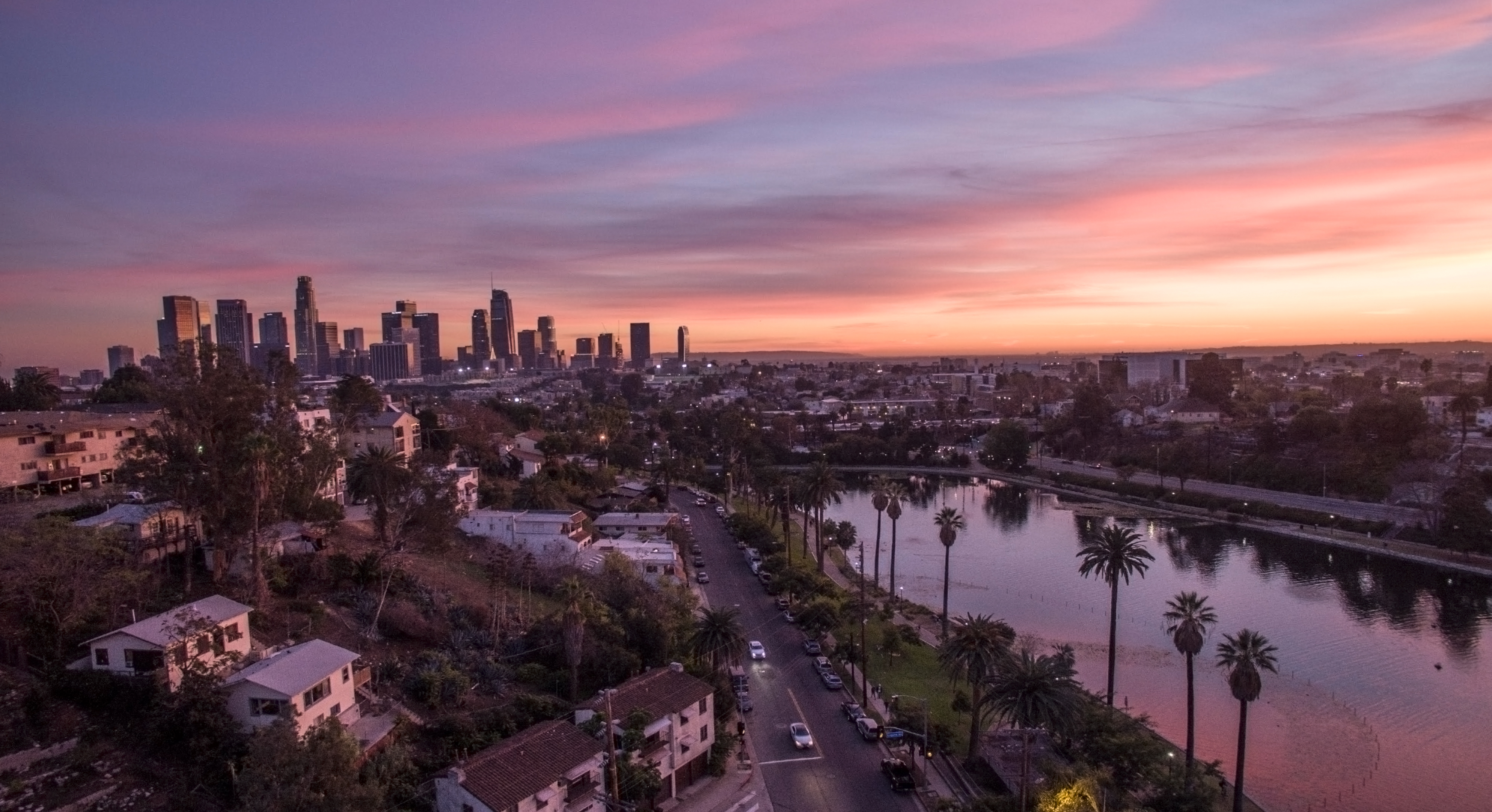 Echo_Park_Lake_with_Downtown_Los_Angeles_Skyline.jpg